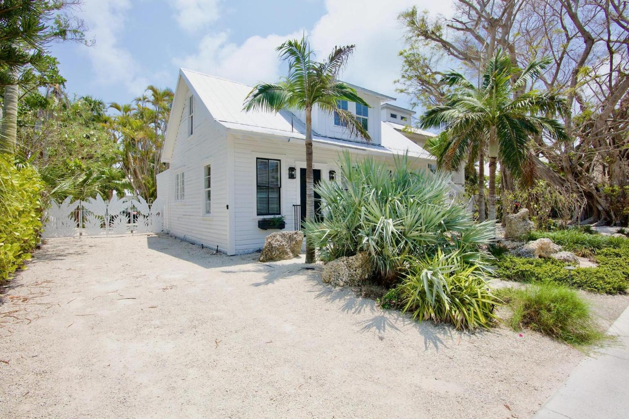 Blue Pearl Villa Anna Maria Exterior photo
